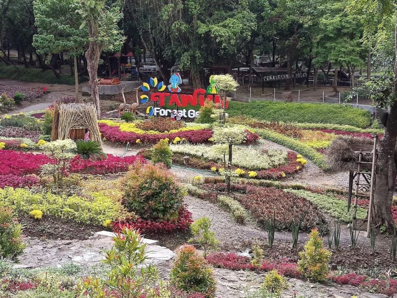 Taman Tawun sering menjadi pilihan destinasi wisata warga Ngawi.