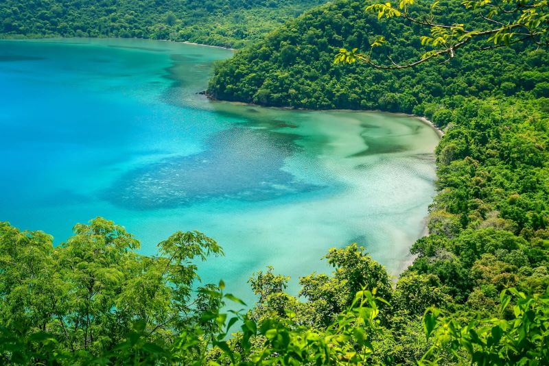 Keindahan Pulau Moyo dari atas.