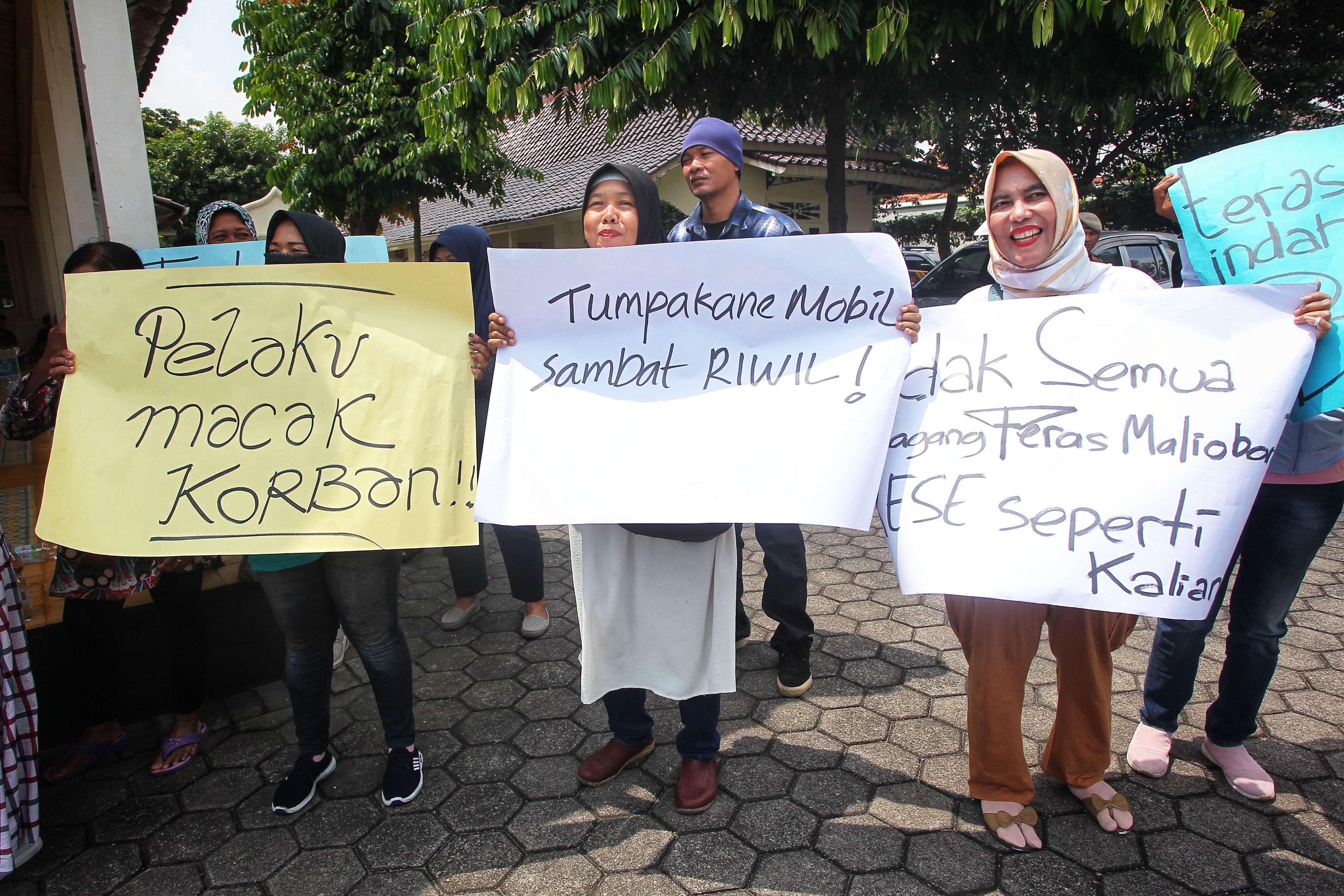 Sejumlah pedagang Teras Malioboro (TM) 2 mendukung kebijakan relokasi yang  dilakukan Pemda DIY.
