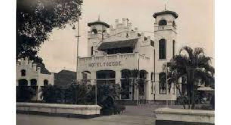 Hotel Toegoe Sumber : Wikipedia