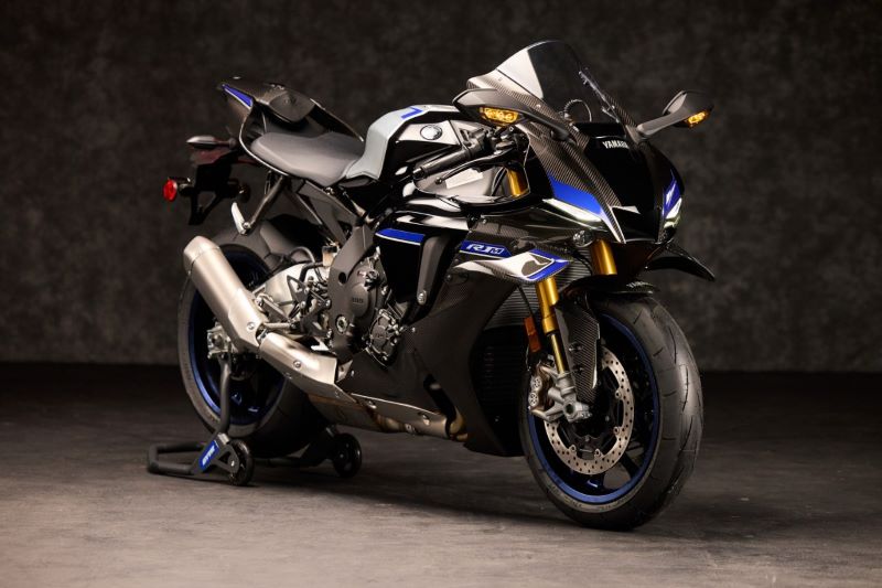 YZF-R1 dan YZF-R1M yang mendapatkan upgrade dengan winglet terbaru.