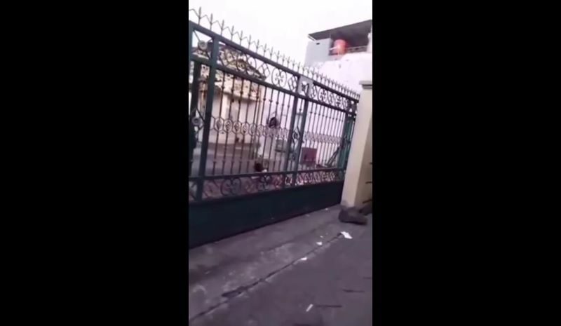 Tangkapan layar video milik warga, kronologi anak parangi ibunya.