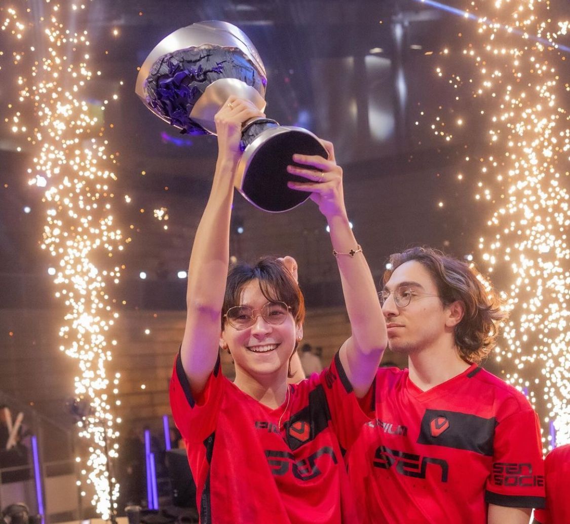Tyson Ngo, atau dikenal sebagai Tenz dan beragam prestasinya sebagai player Valorant E-Sport.