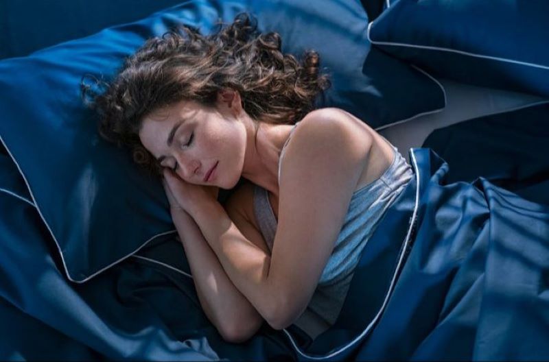 Ilustrasi Wanita yang Sedang Tertidur (Sumber: www.canva.com)