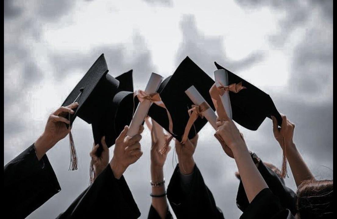 ilustrasi wisuda sarjana (pinterest)
