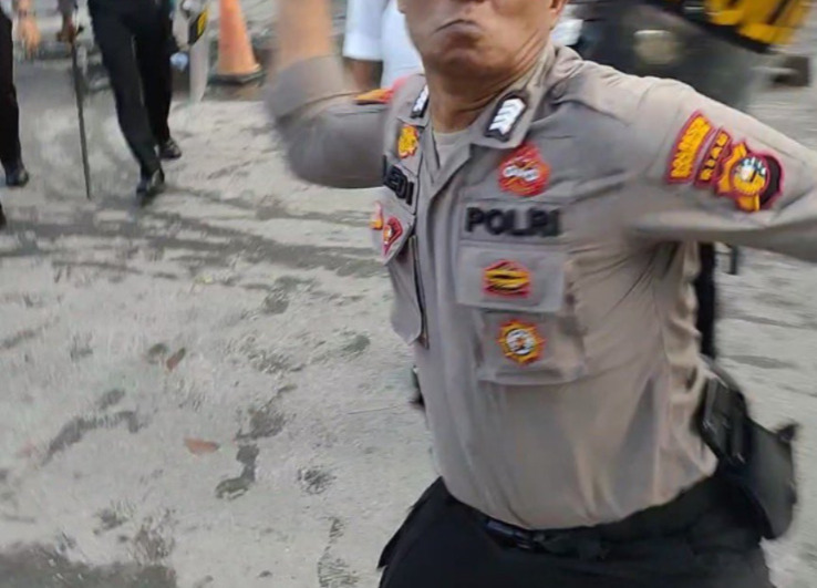 Polisi viral.