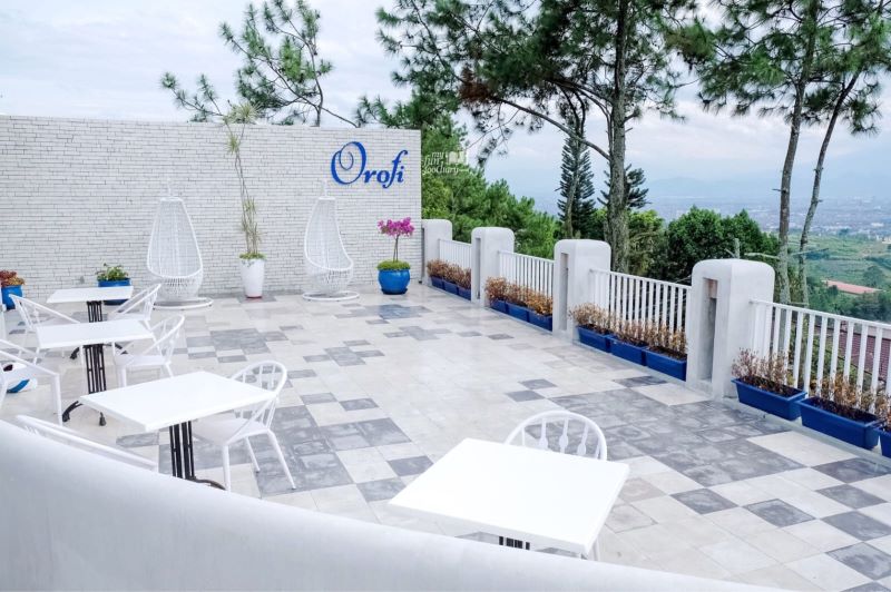 Spot nongkrong asyik di Dago.