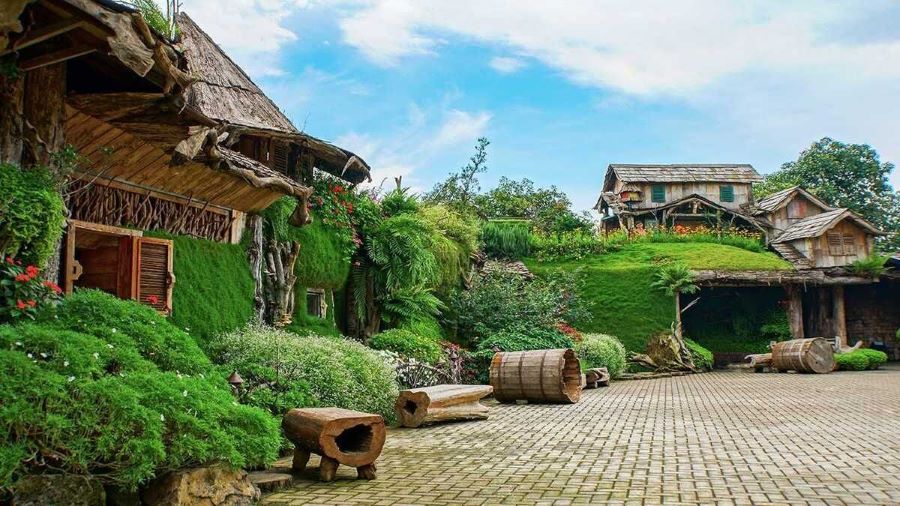 Destinasi bagi para pecinta Hobbit di Farmhouse Susu Lembang.