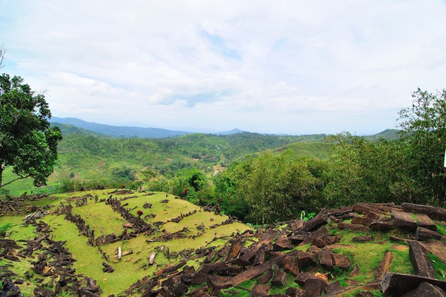 Situs Gunung Padang, warisan megalitikum tertua di Indonesia yang menyimpan misteri ribuan tahun.