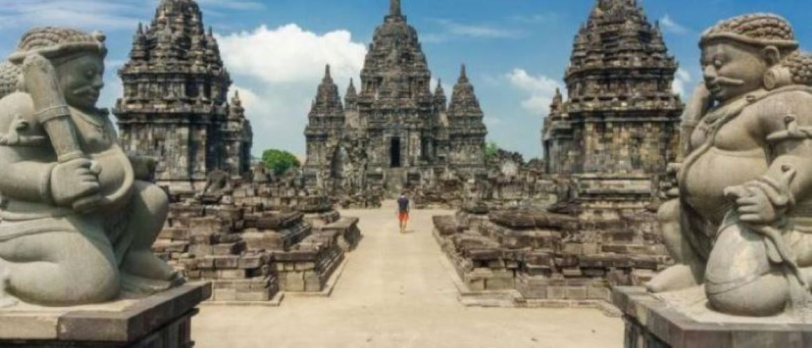 ilustrasi candi yang ada di jogja