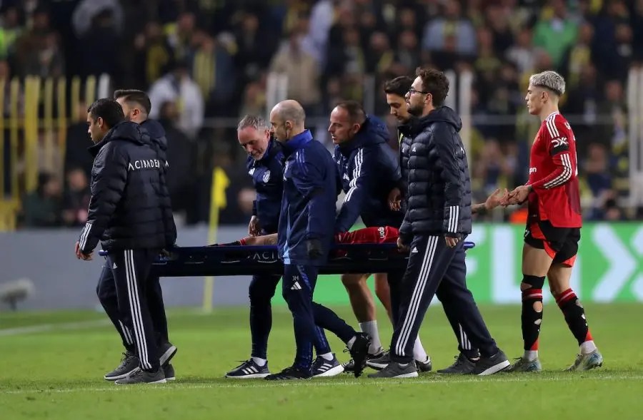 Antony Alami Cedera Saat Manchester United Imbang Lawan Fenerbahce.
