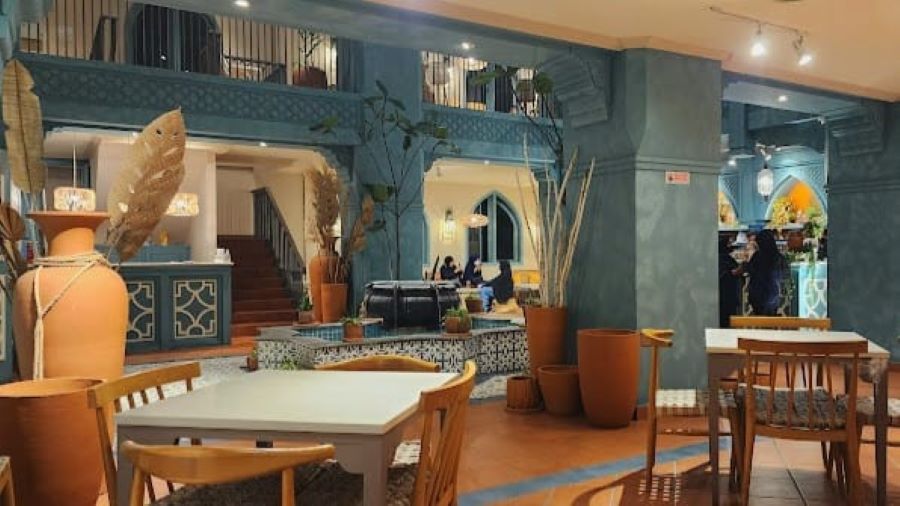 Cafe cantik dengan nuansa Timur Tengah.