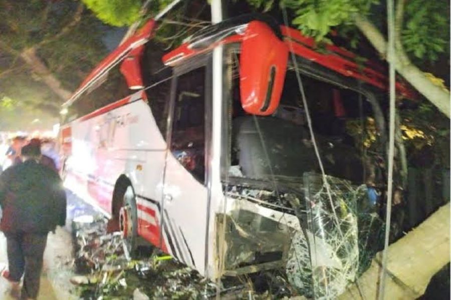 Kecelakaan maut yang melibatkan bus pariwisata yang membawa siswa asal Bali terjadi di Kota Batu, menelan korban.