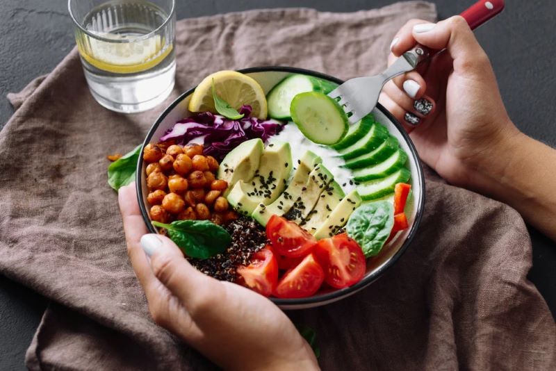 Ilustrasi Pola Makan Clean Eating 2025.