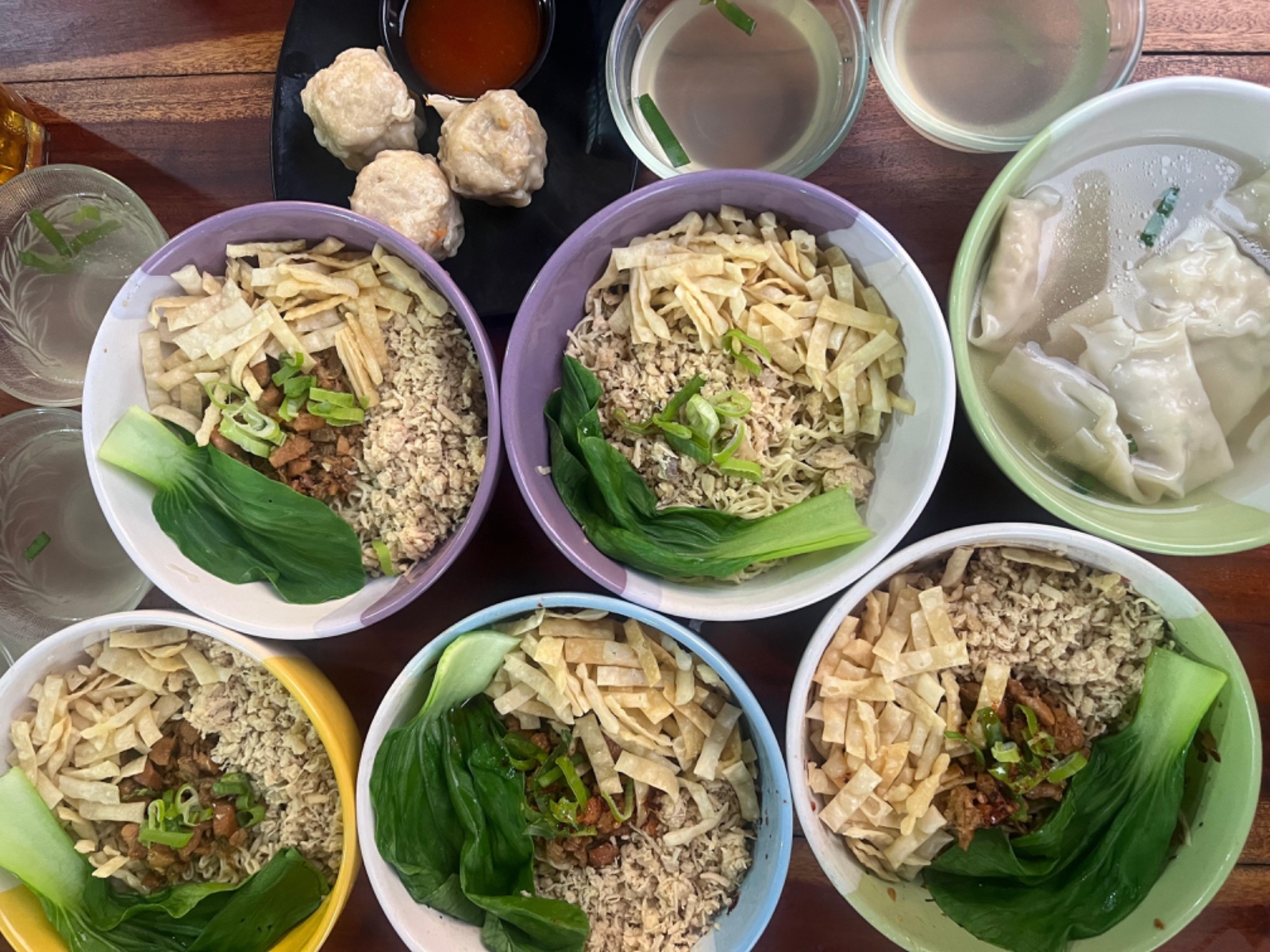 Sajian Mie Ayam di warung Mie Ayam Teras CasaHana.  (Dok. Pribadi Adinda Tyas)