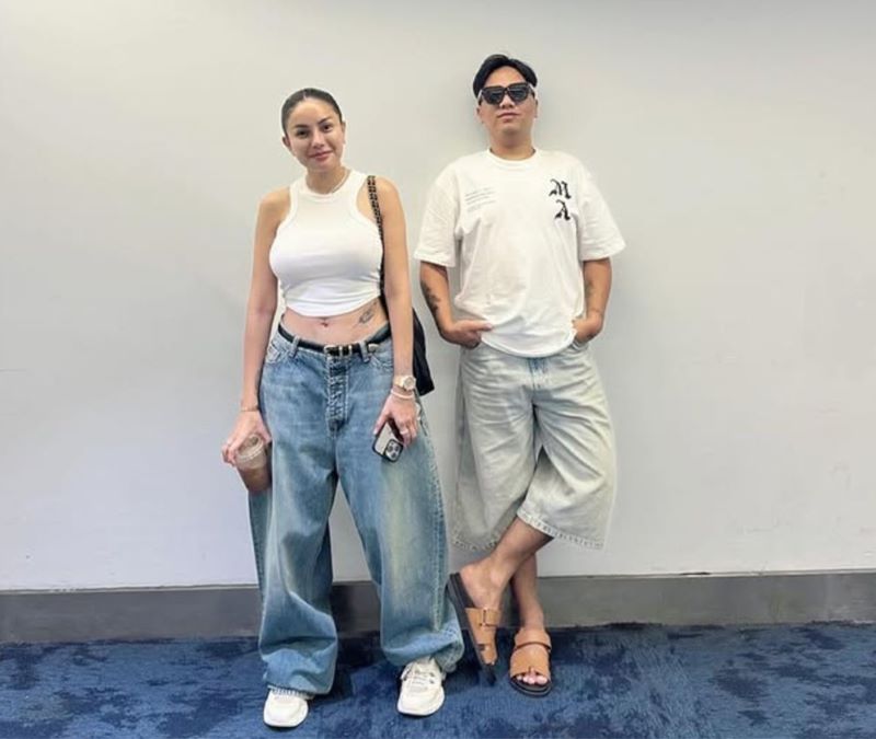 Nikita Mirzani Mawardi dan asistennya, Mail Syahputra.