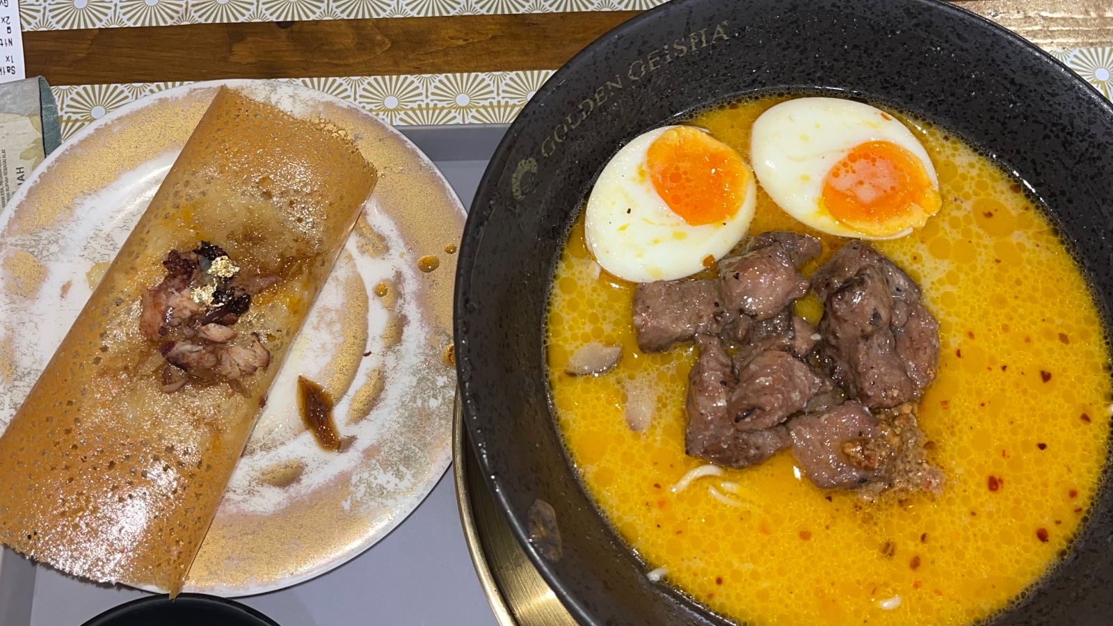 Sajian Ramen Saikoro Tamatam dan Wagyu Gyoza di Golden Geisha (Dok. Pribadi Adinda Tyas)