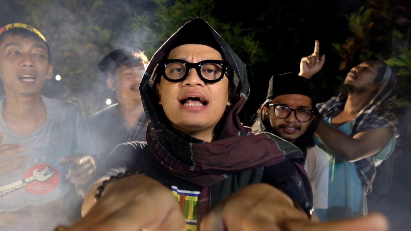 Grup musik Poem Bengsing dalam album konsep bertajuk "Salimsik" yang diluncurkan di Bulan Ramadan