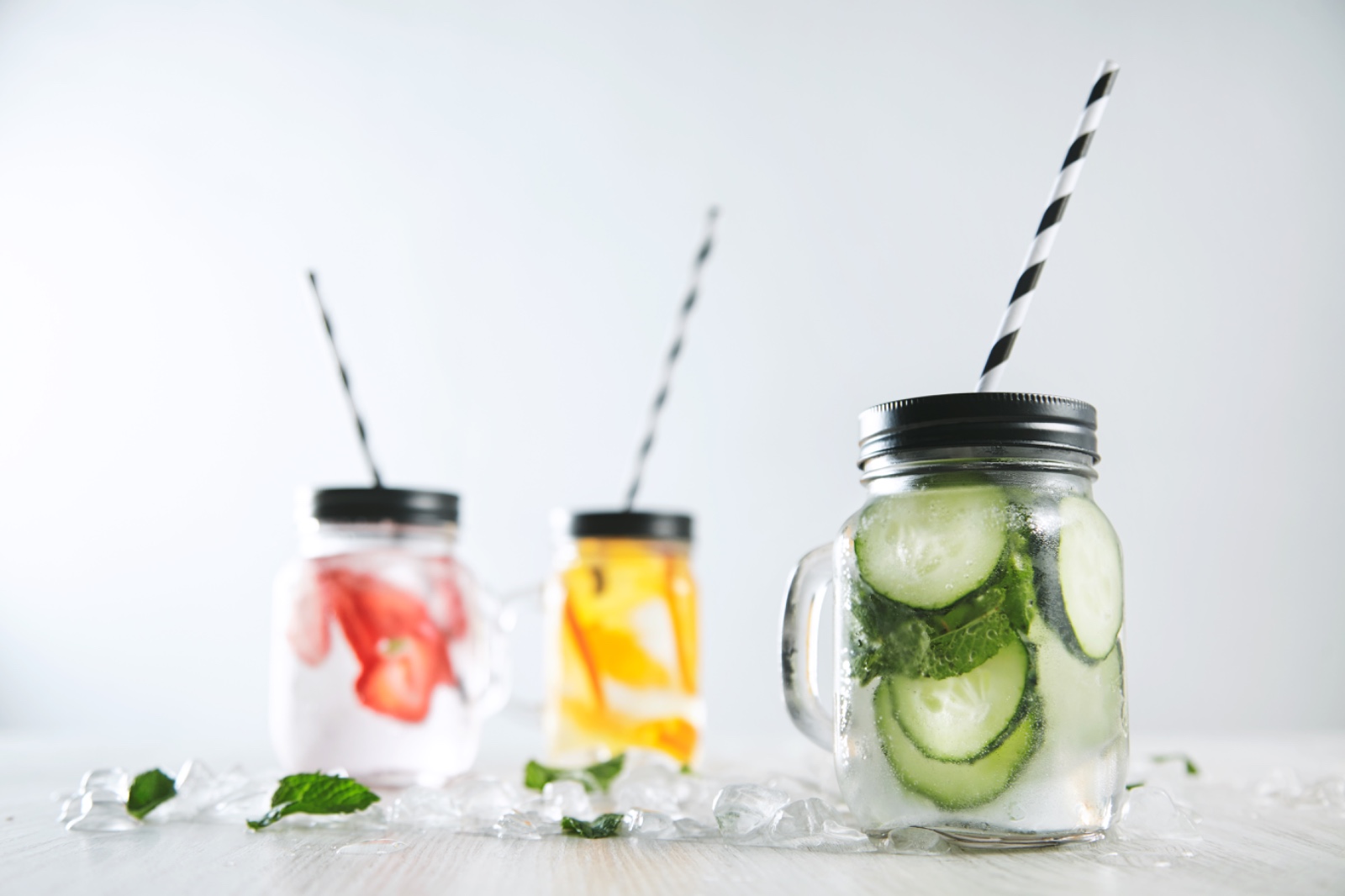 Ilustrasi minuman dingin.   Sumber: freepik
