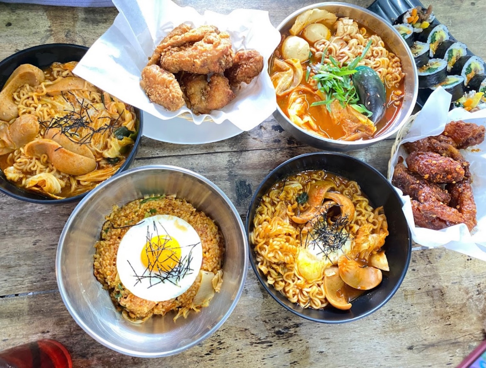 Sajian di Sarangeui Oppa.  (Sumber: Google Photo by Sofi Arzani)