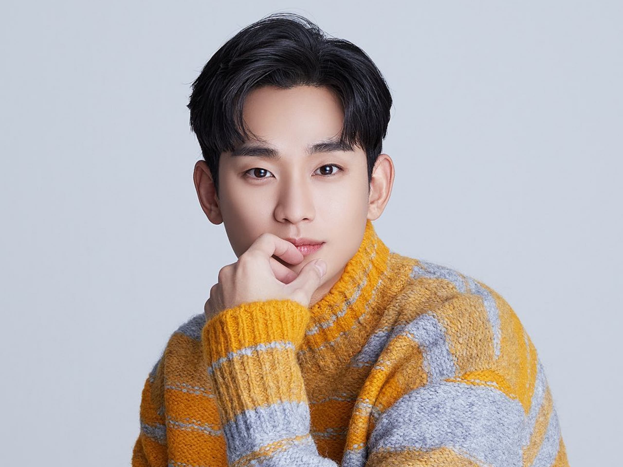 Kim Soo Hyun diputus kontrak oleh beberapa brand terkenal akibat dari skandal yang menimpanya.