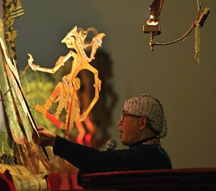 Pementasan Wayang Kulit "Sumantri Ngenger" oleh Dalang ML. Cermo Kartiko dalam Bedhol Songsong.