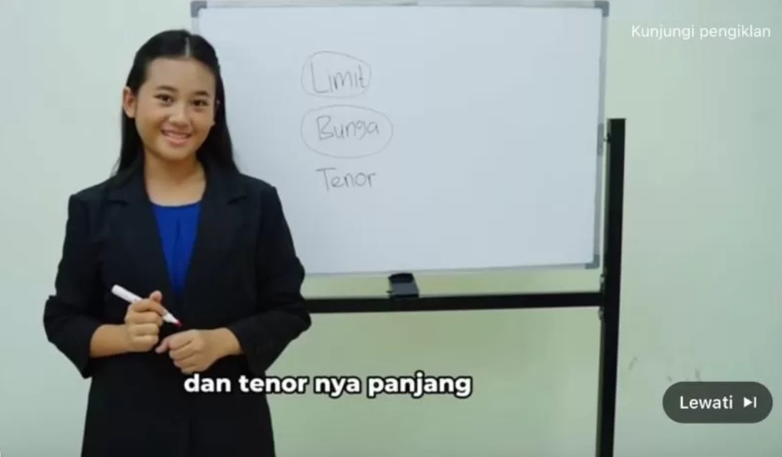 Tangkapan layar ketika Aura Cinta sedang promosi pinjol. (kredi360)