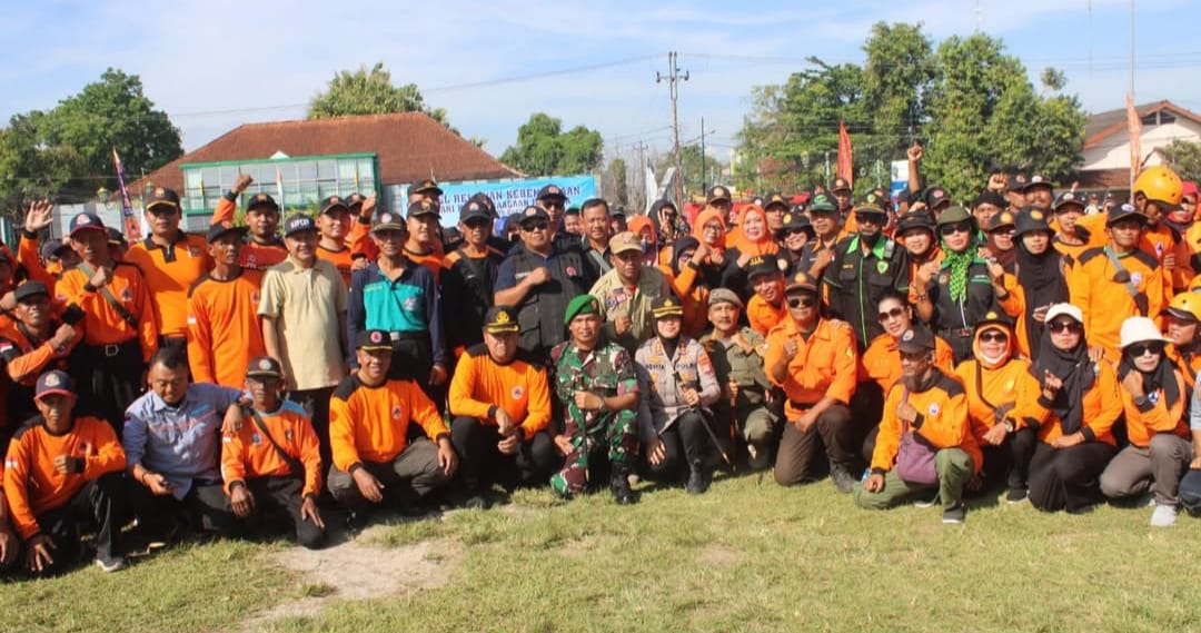 Apel Relawan dalam rangka Hari Kesiapsiagaan Bencana Nasional (HKBN) Tahun 2025 di Lapangan Paseban, Bantul beberapa waktu lalu. (Foto: Korem 072/Pemungkas)