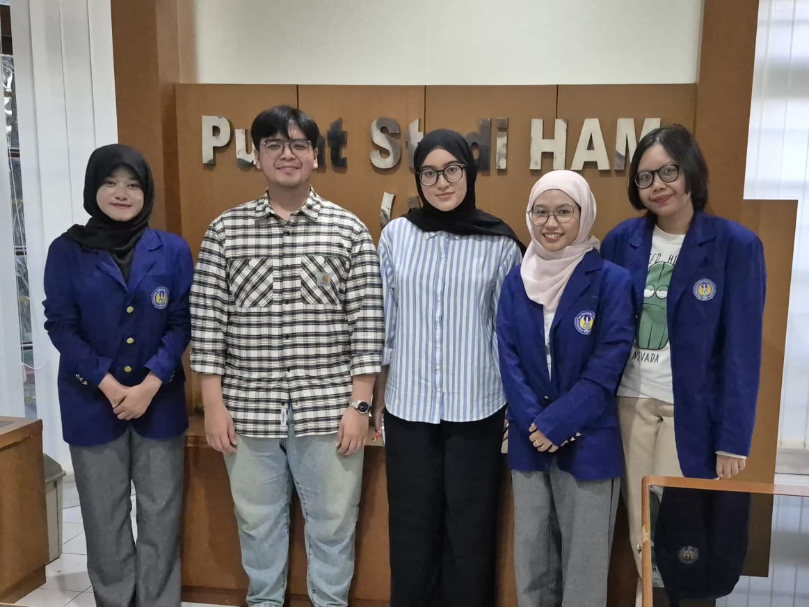 Diskusi bersama mahasiswa Universitas Negeri Yogyakarta dengan Pusat Studi Hak Asasi Manusia Universitas Islam Indonesia (PUSHAM UII).