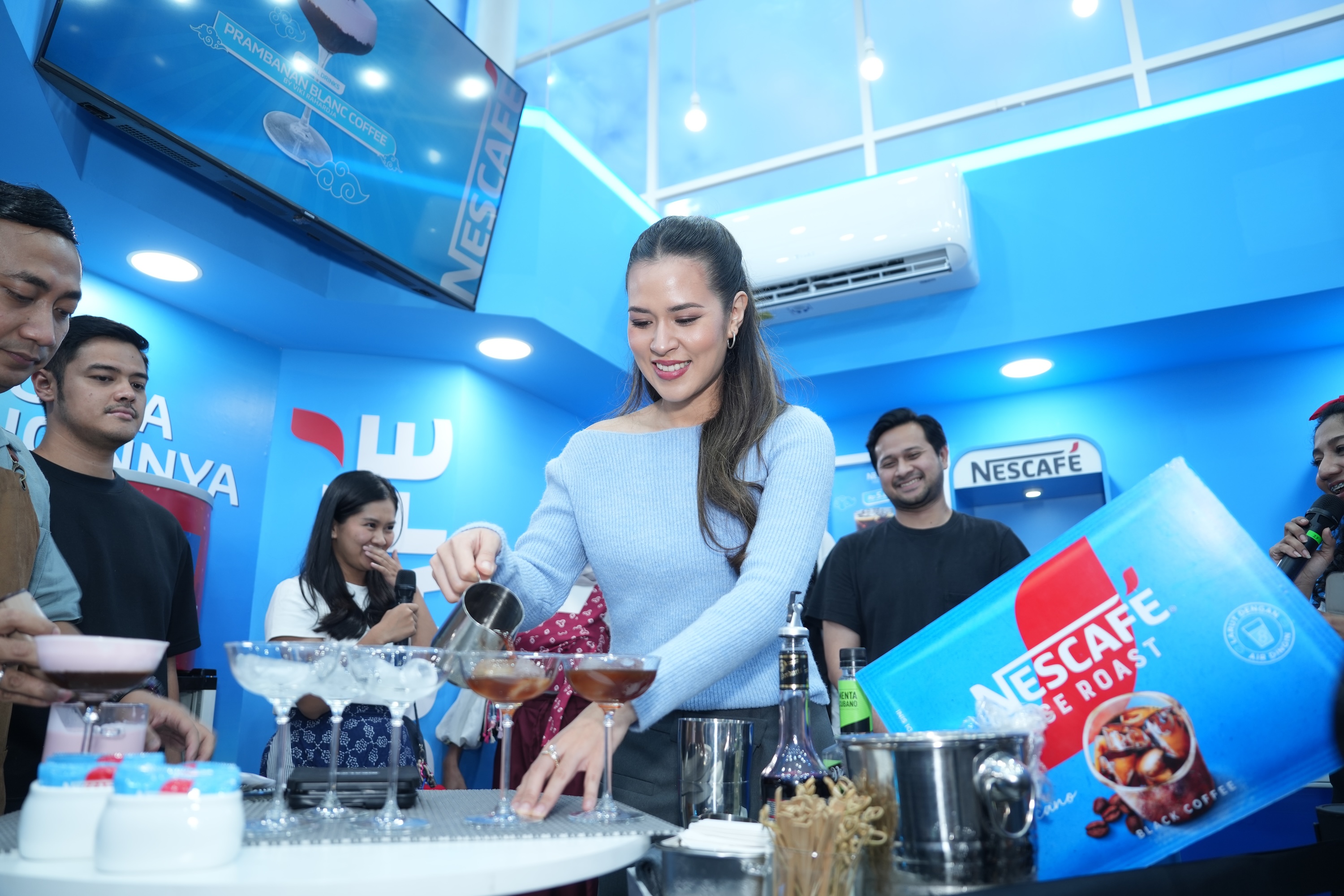 Jadi Brand Ambassador, Raisa Racik Kopi Sendiri dengan NESCAF&Eacute; Ice Roast