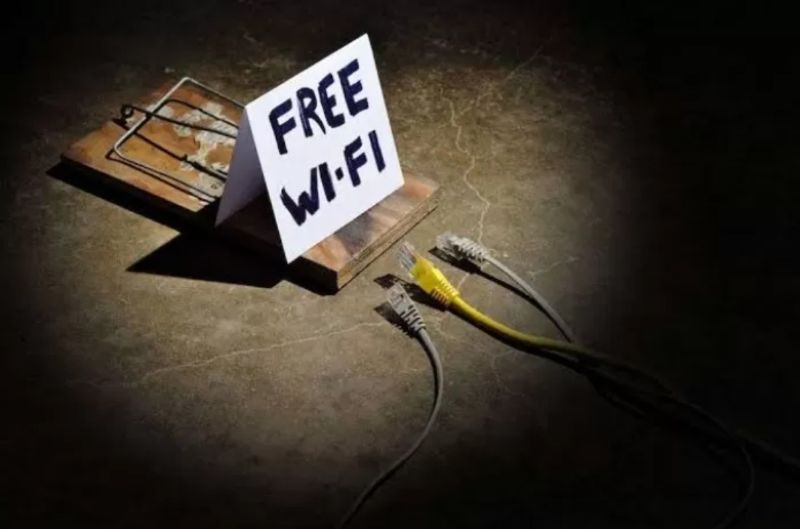 Ilustrasi Free Wifi yang mengancam keamanan data diri pribadi.