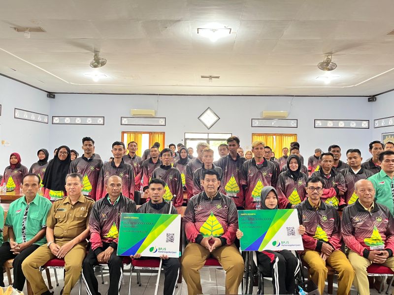 Bupati Kulon Progo Agung Setyawan saat melepas kontingen Peparda.