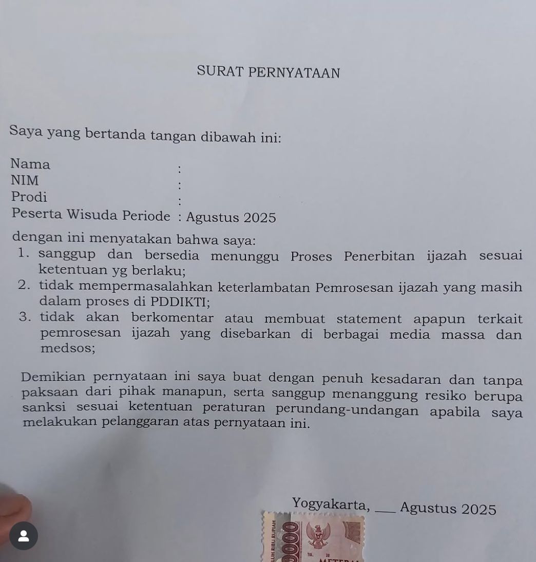 Surat pernyataan yang wajib ditandatangani calon wisudawan UNY periode Agustus, berisi larangan untuk menyampaikan keluhan di media sosial maupun media massa.