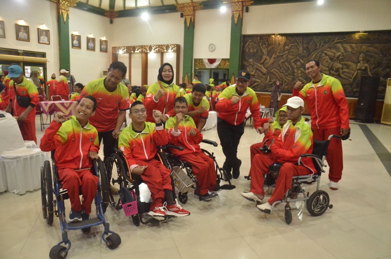 Pelepasan Kontingen NPCI untuk mengikuti PEPARDA DIY IV 2025 oleh Wali Kota Yogyakarta Hasto Wardoyo, Balai Kota Yogykarata, 19/08/2025.