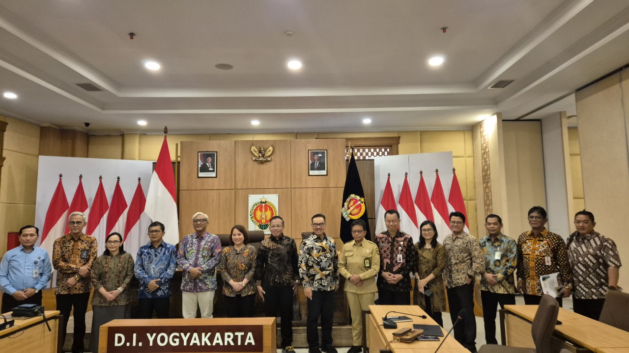 Wali Kota Yogyakarta, menjalani sesi wawancara di Gedhong Pracimasana, Kompleks Kepatihan Yogyakarta, Selasa (26/8/2025), dalam kapasitasnya sebagai kandidat Paritrana Award 2025 tingkat Provinsi DIY.