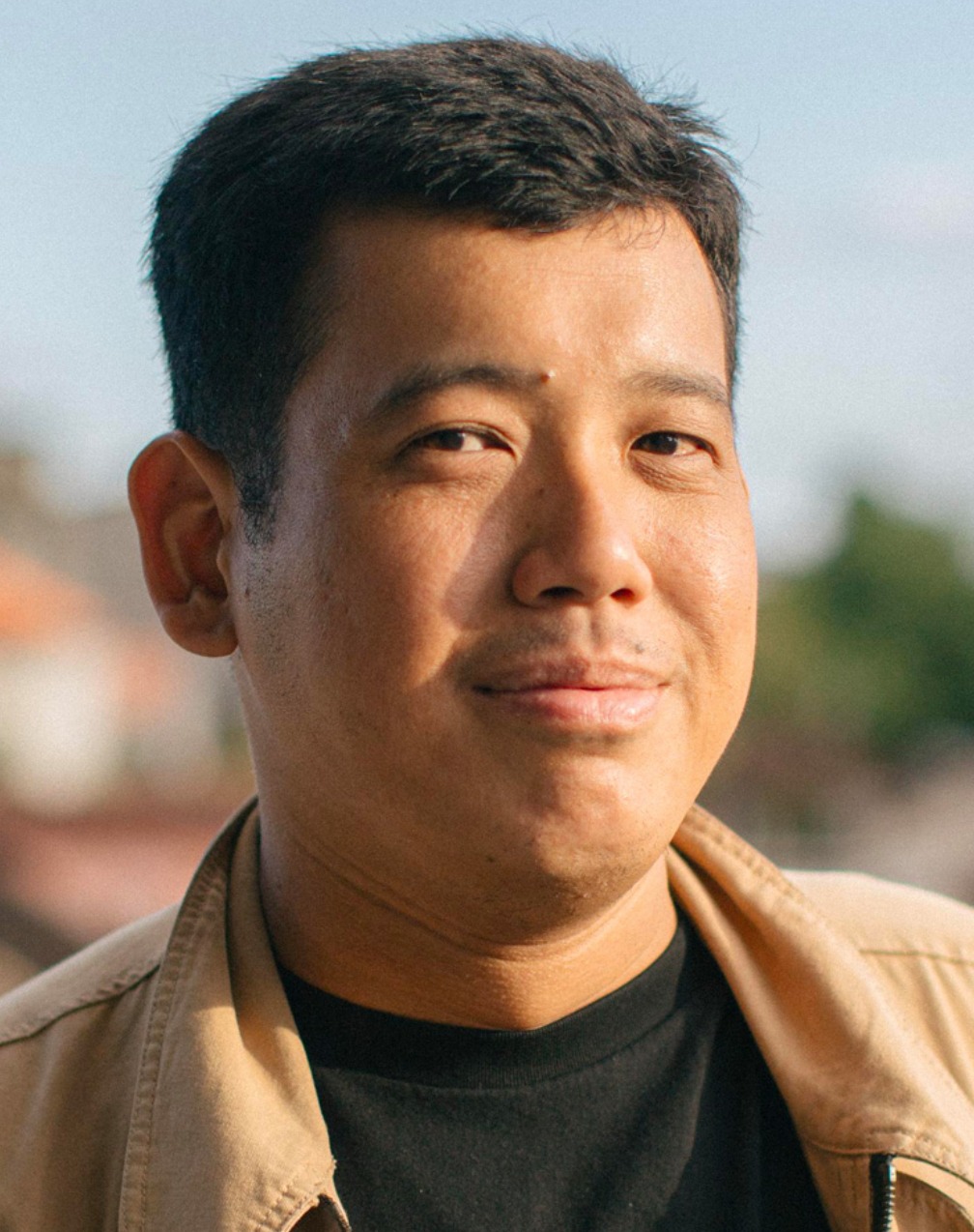 Adrian Jonathan Pasaribu, sineas asal Indonesia yang menjadi komite seleksi di  Alternativa Film Internasional 2026.