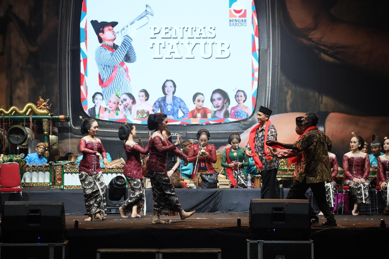 Pertunjukan Tayub.
