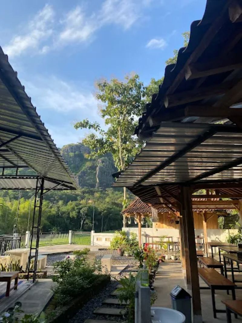 Langit Elok Nglanggeran dipadukan dengan Keindahan Gunung Api Purba.