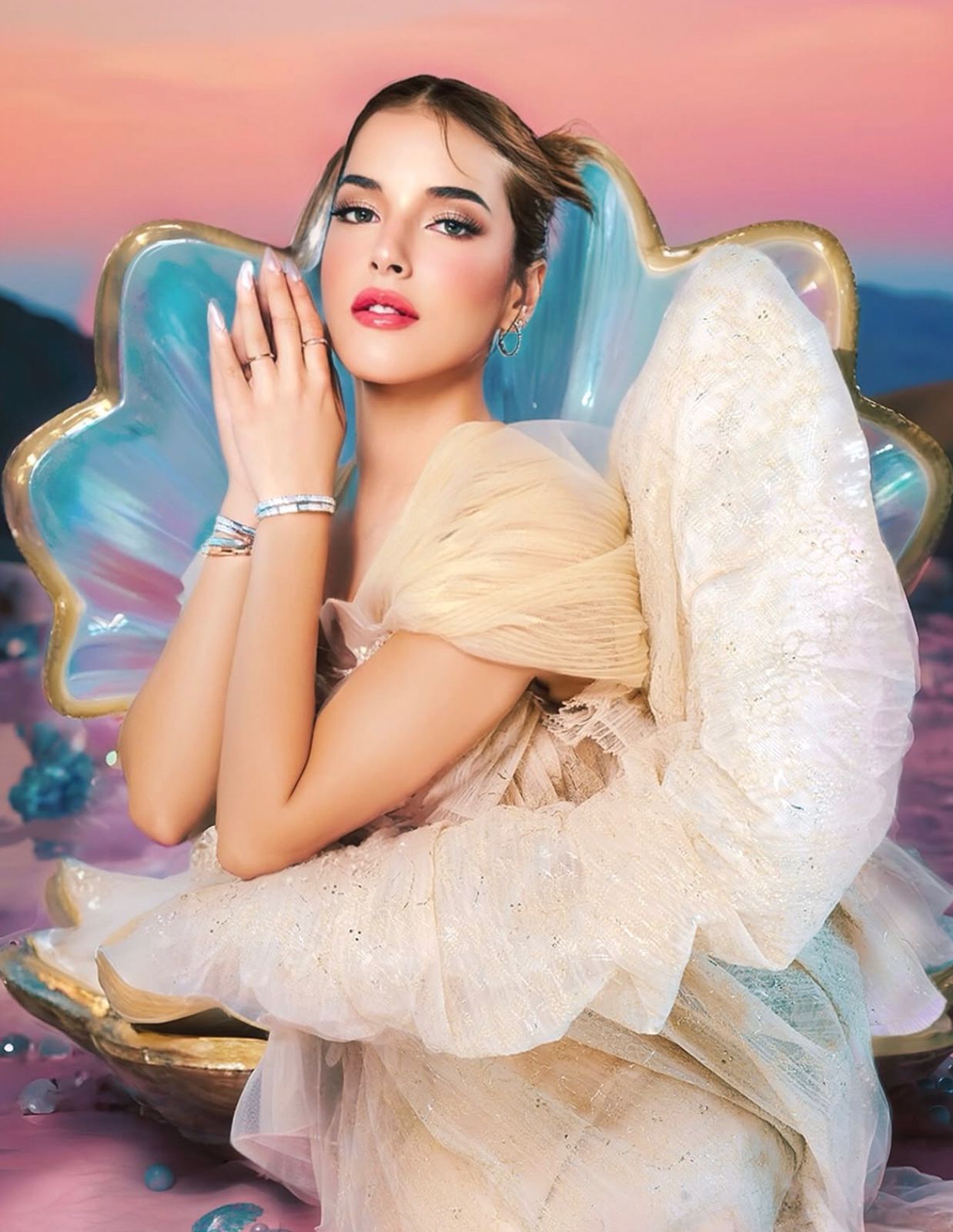 Tasya Farasya, Beauty vlogger ternama di Indonesia.