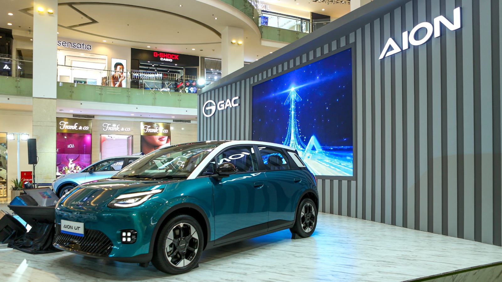 Judul: Mobil Listrik Rp 325 Juta dengan Garansi Seumur Hidup, AION UT Resmi Diluncurkan