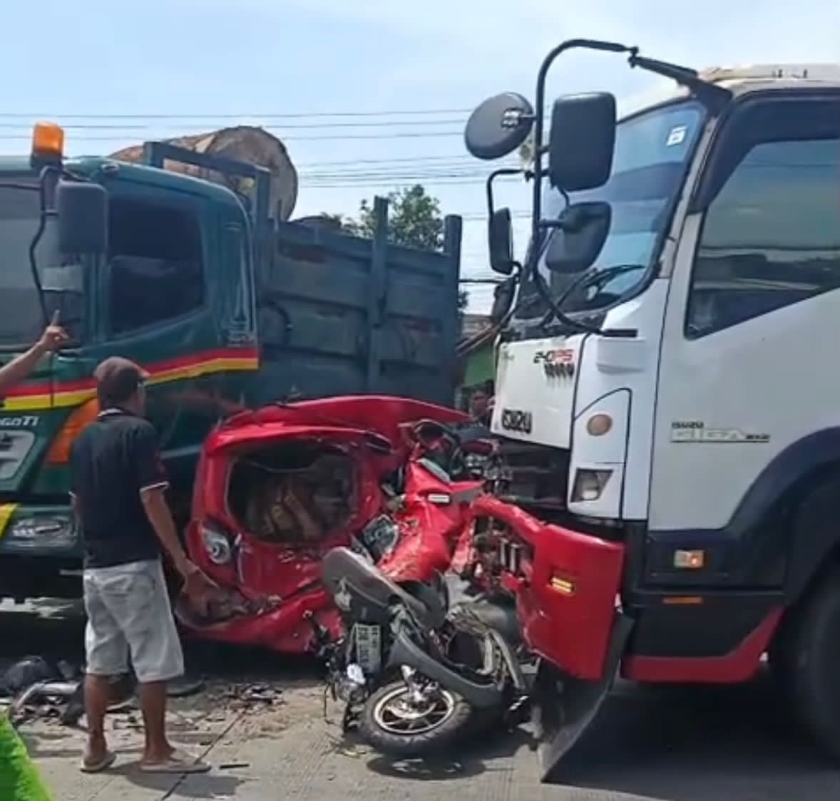 Ilustrasi laka karambol di Jalan Pantura Demak.