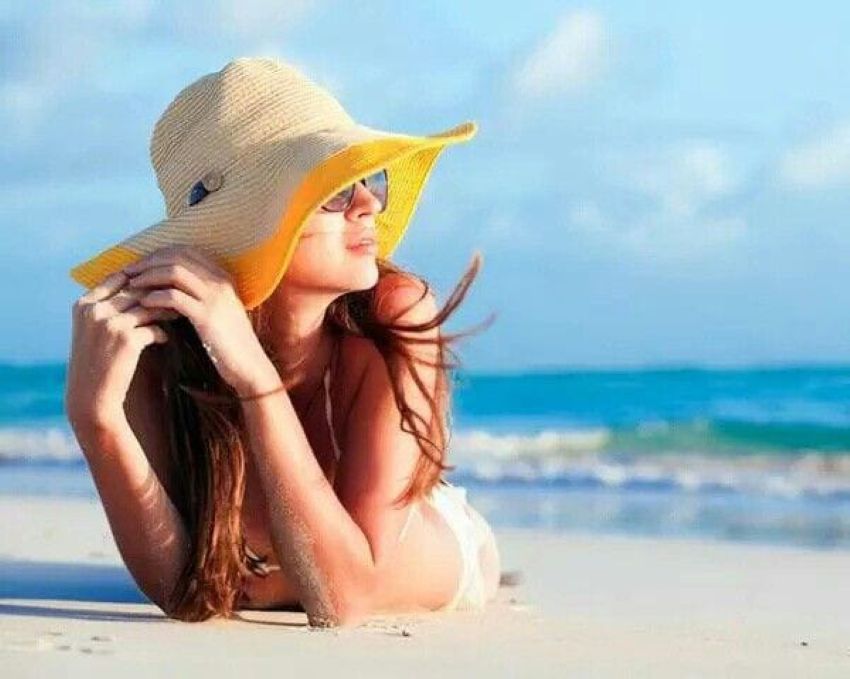 Kegiatan Berjemur Bule untuk mendapatkan kulit eksotis.