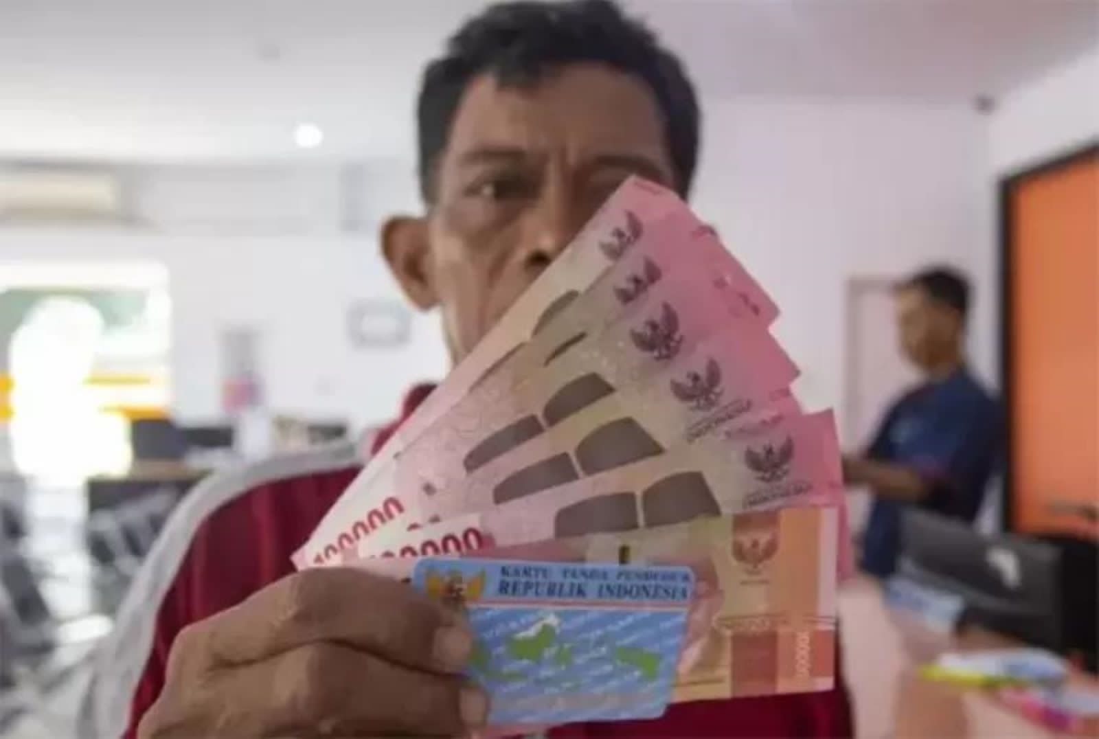 Ilustrasi Menjelang Akhir 2025, Bansos Beras 10 Kg Diperpanjang Disertai Pencairan PKH BPNT BLT dan PIP.