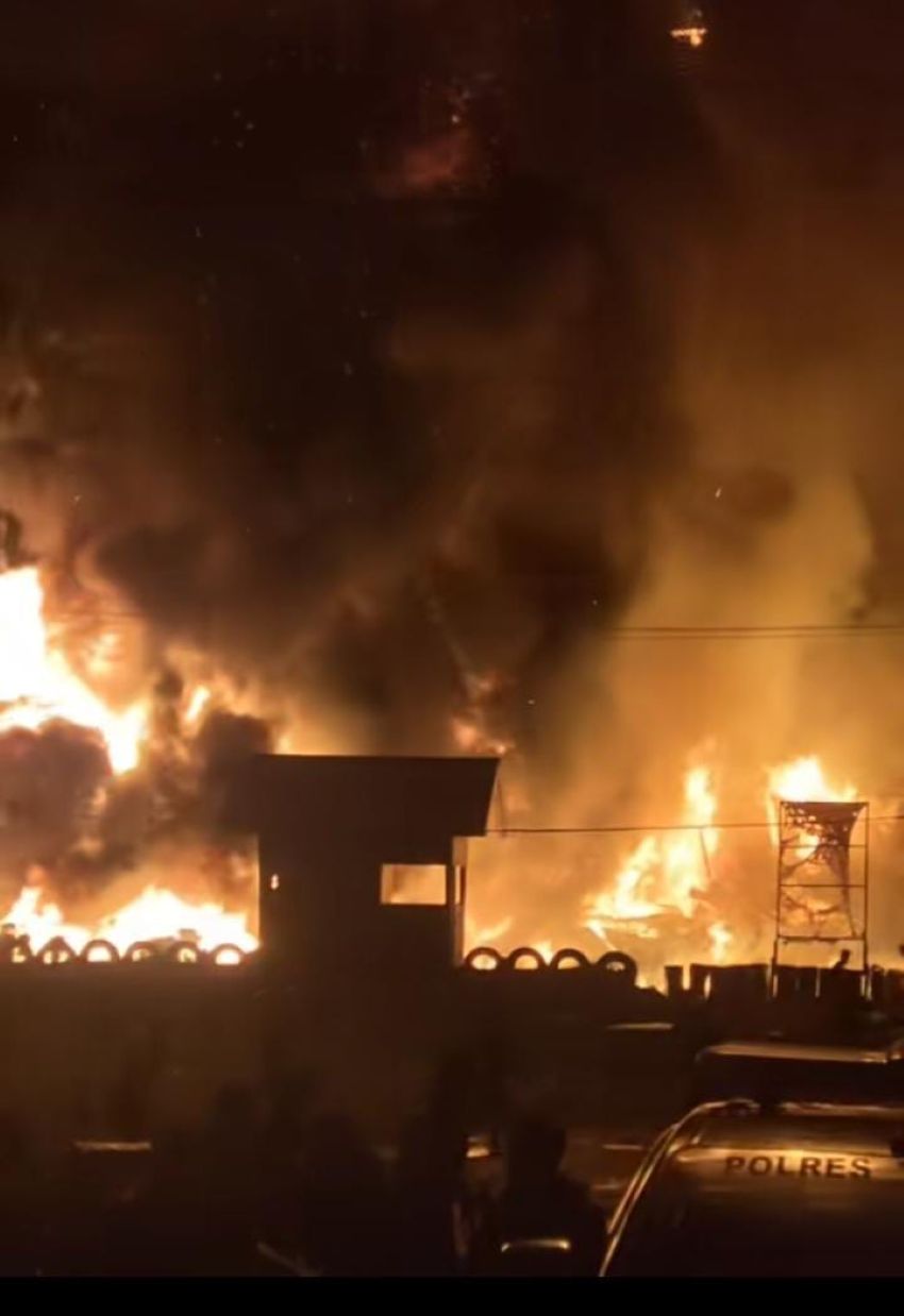 Rumah warga dan puluhan kios terbakar di Elelim Yalimo Papua.