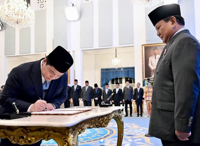 Erick Thohir saat pelantikan jabatan baru di Istana Kepresidenan Jakarta dalam reshuffle Kabinet Merah Putih dipimpin langsung Presiden RI Prabowo Subianto, Rabu (17/9/2025).