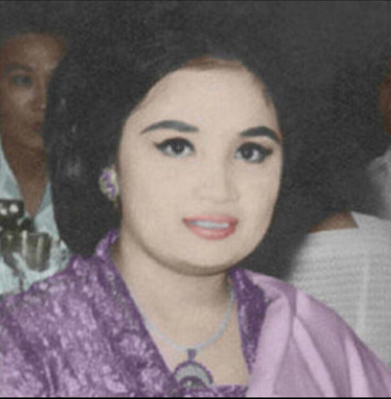 Yurike Sanger, istri ketujuh Soekarno.