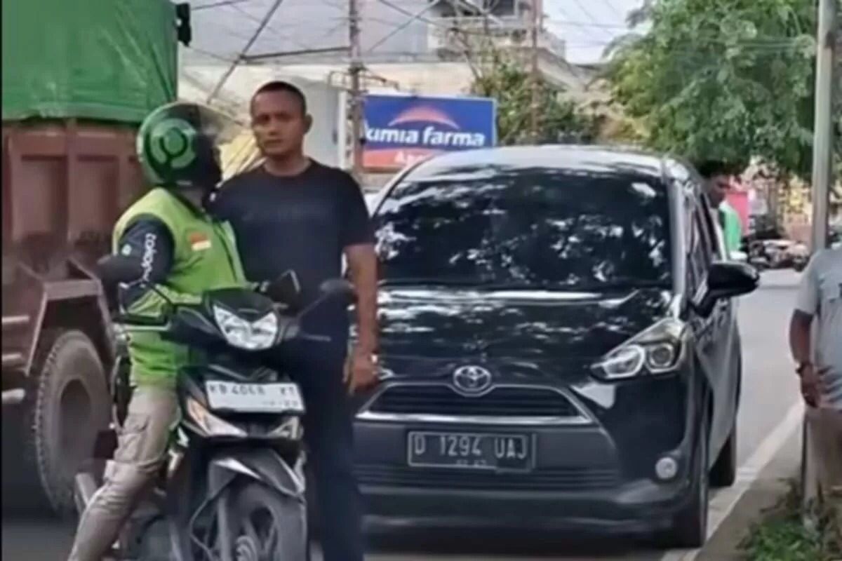 Oknum TNI pukul ojol di Pontianak hingga hidung patah.