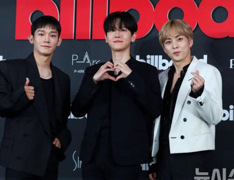 Tiga anggota EXO, Chen, Baekhyun, dan Xiumin (sumber dari Instagram fyi. Korea)