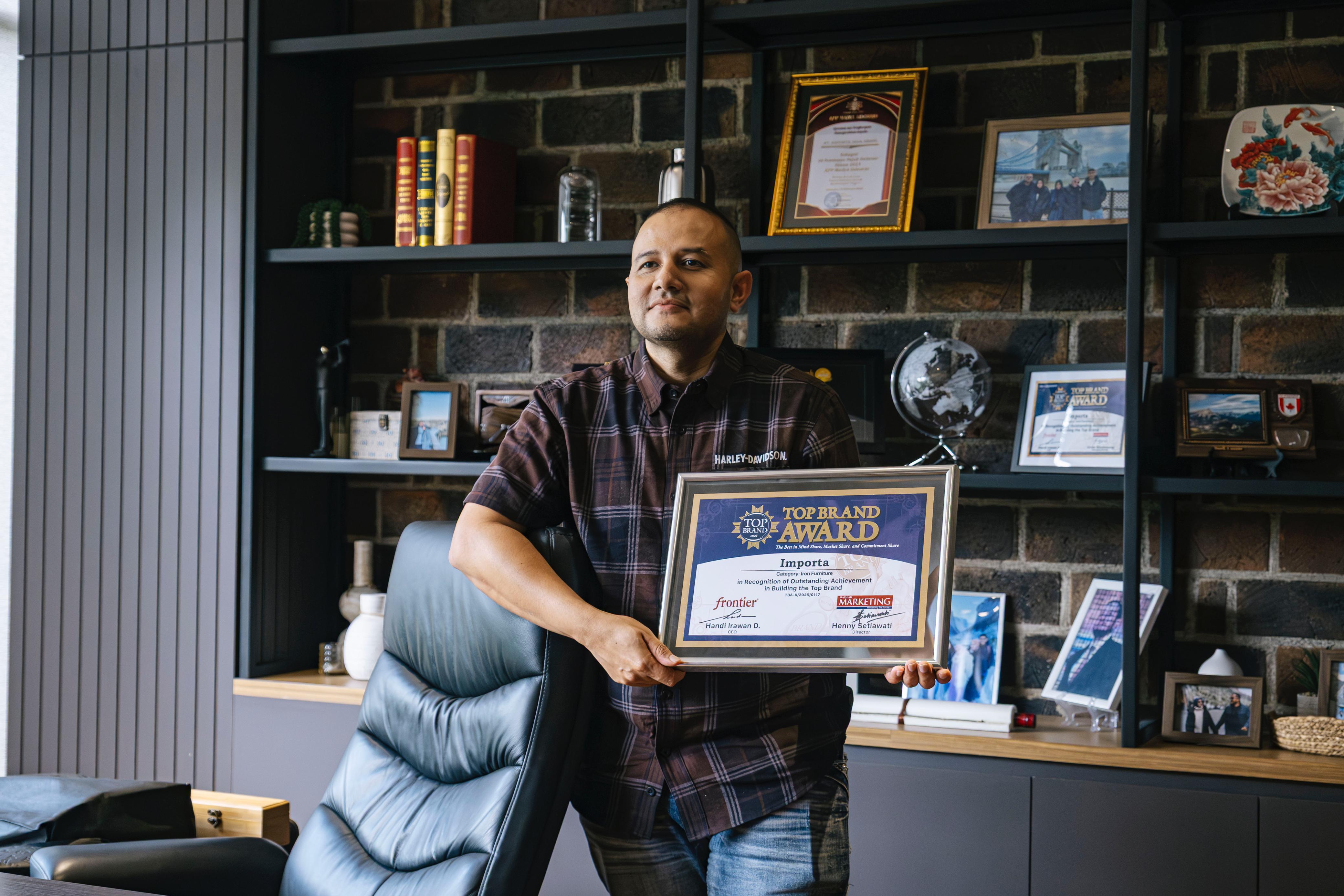 CEO PT Informa Furniture Nizar Bawazier.