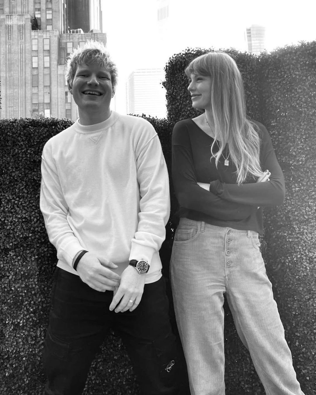 Potret Ed Sheeran dan Taylor Swift. Keduanya memberi pidato khusus pada pernikahan sang sahabat, Selena Gomez.
